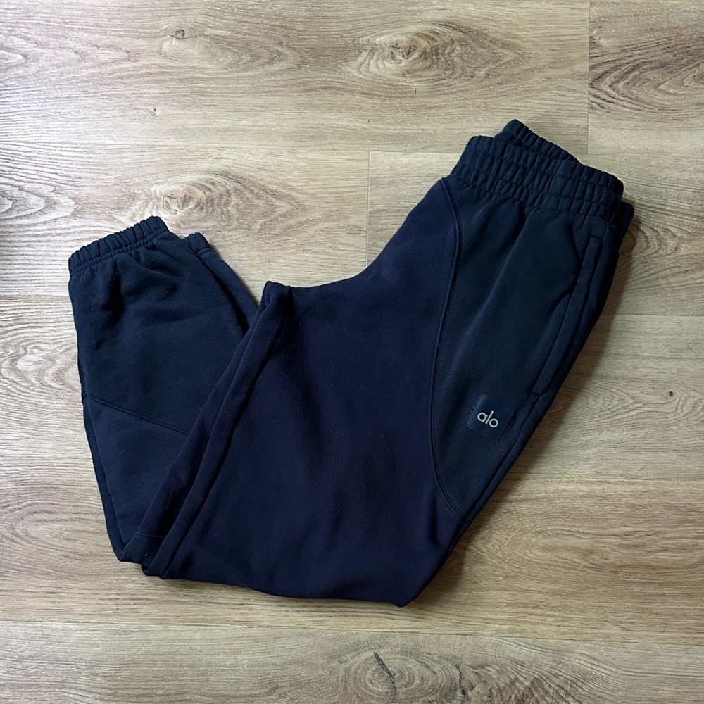 ALO Yoga Dark Navy Joggers for Men